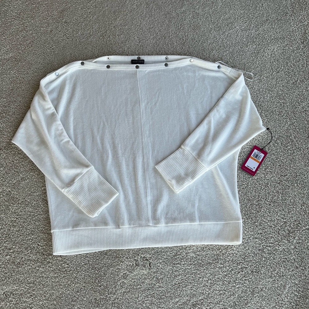 Vince Camuto White Sweater Size Small